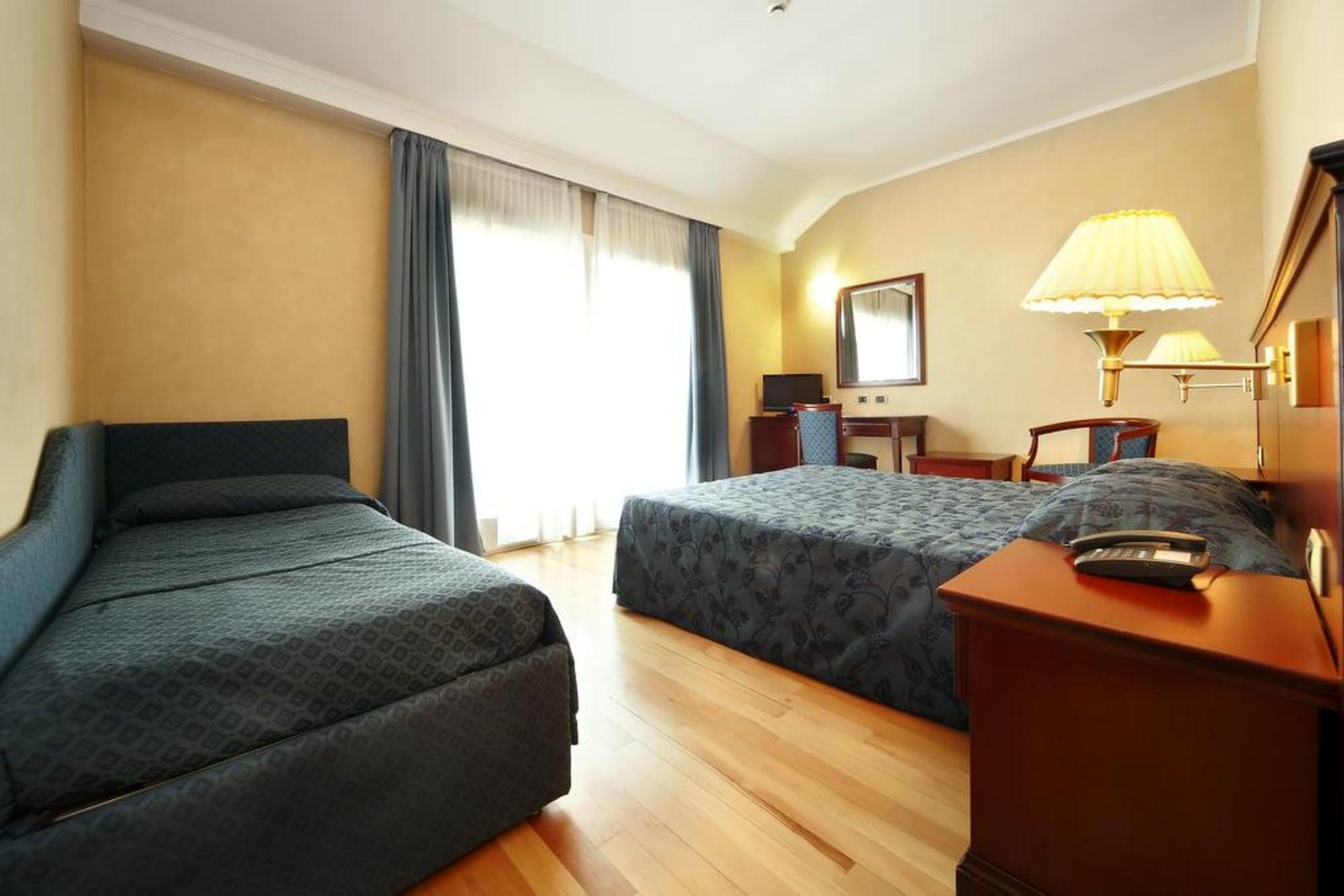 Hotel Terminal Milano Esterno foto