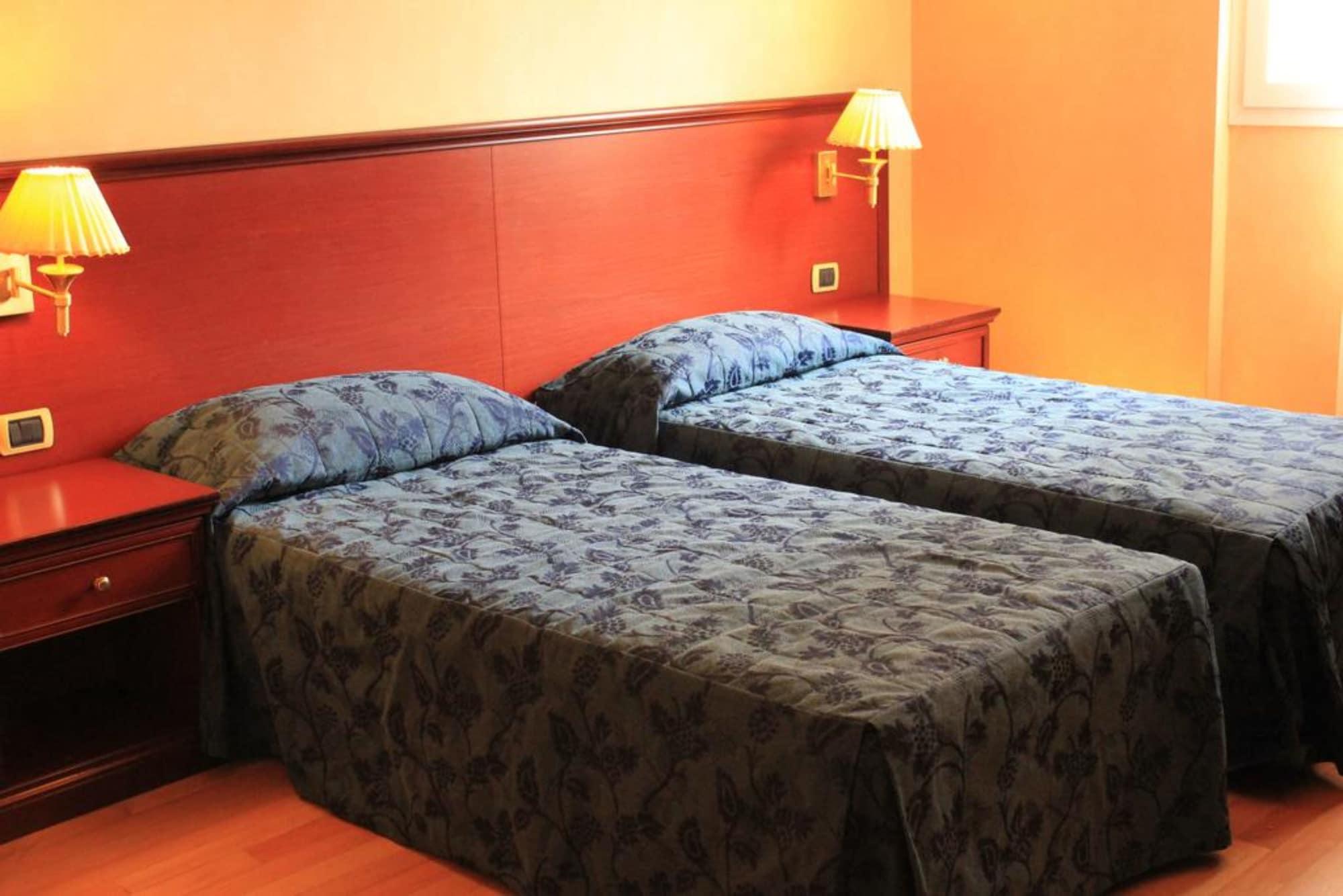 Hotel Terminal Milano Esterno foto