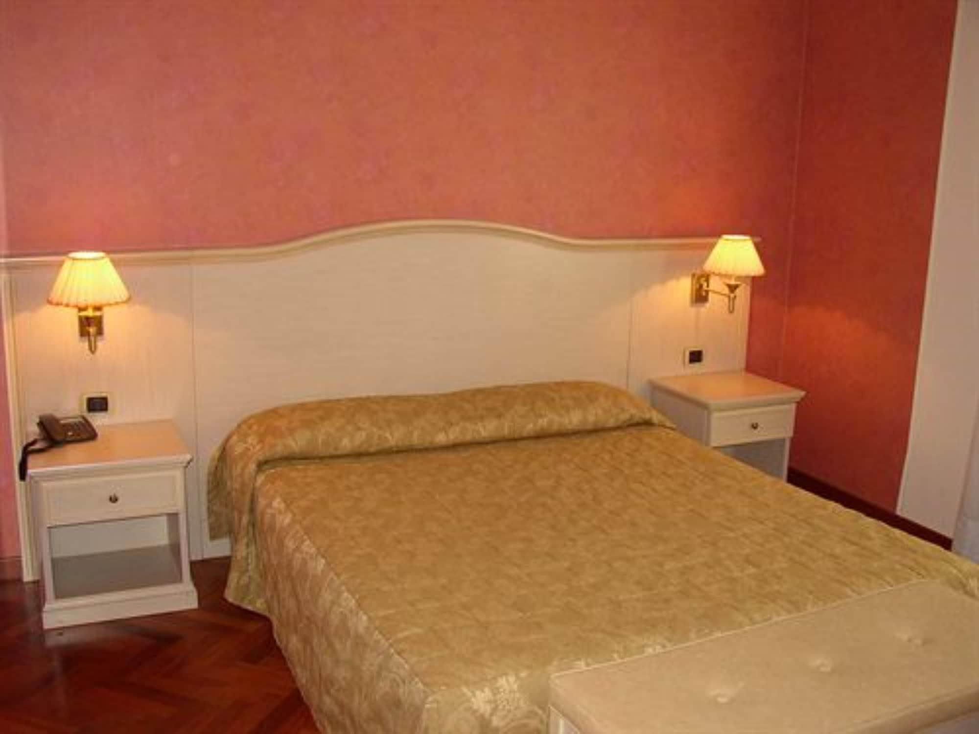 Hotel Terminal Milano Esterno foto