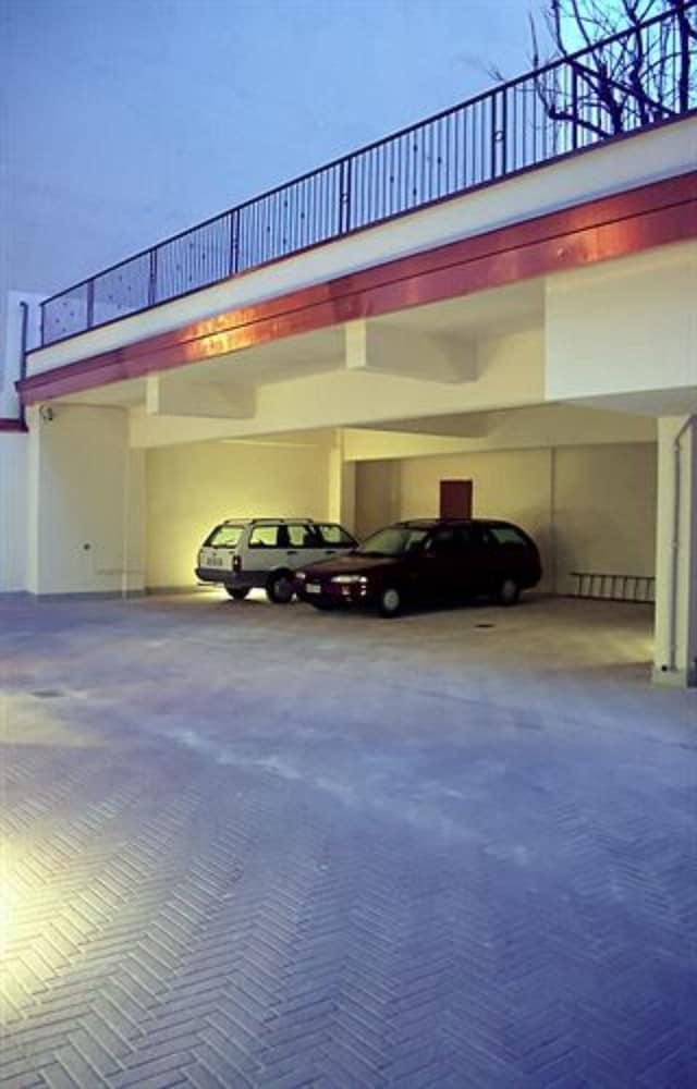 Hotel Terminal Milano Esterno foto