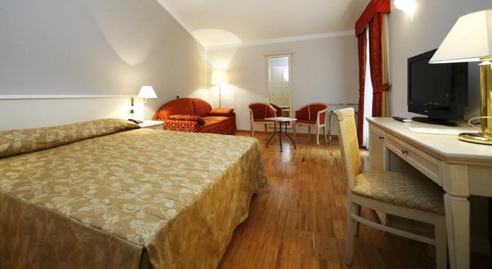 Hotel Terminal Milano Esterno foto
