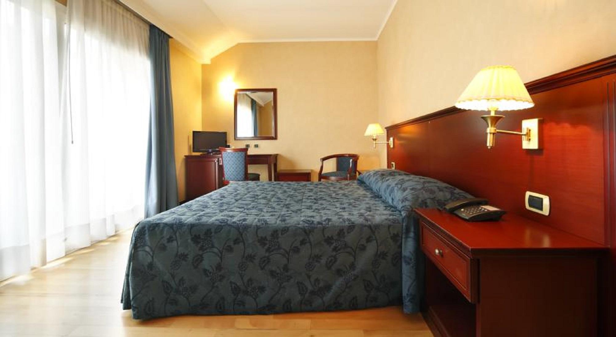 Hotel Terminal Milano Esterno foto