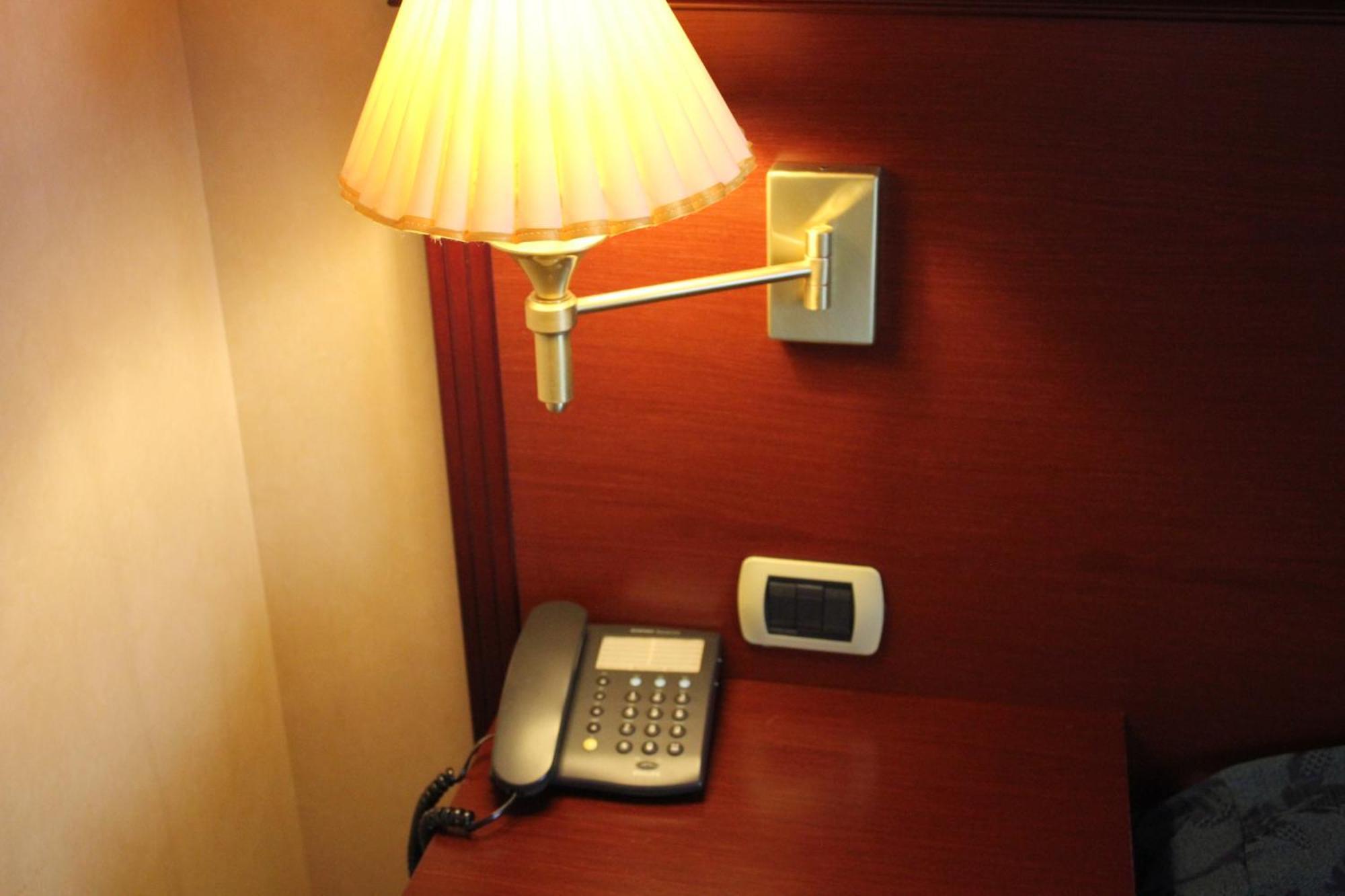 Hotel Terminal Milano Esterno foto